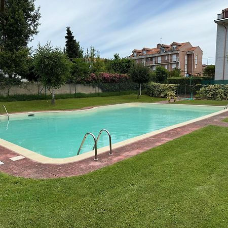 Garaje Y Piscina Comunitaria! Apartment Суансес Екстериор снимка