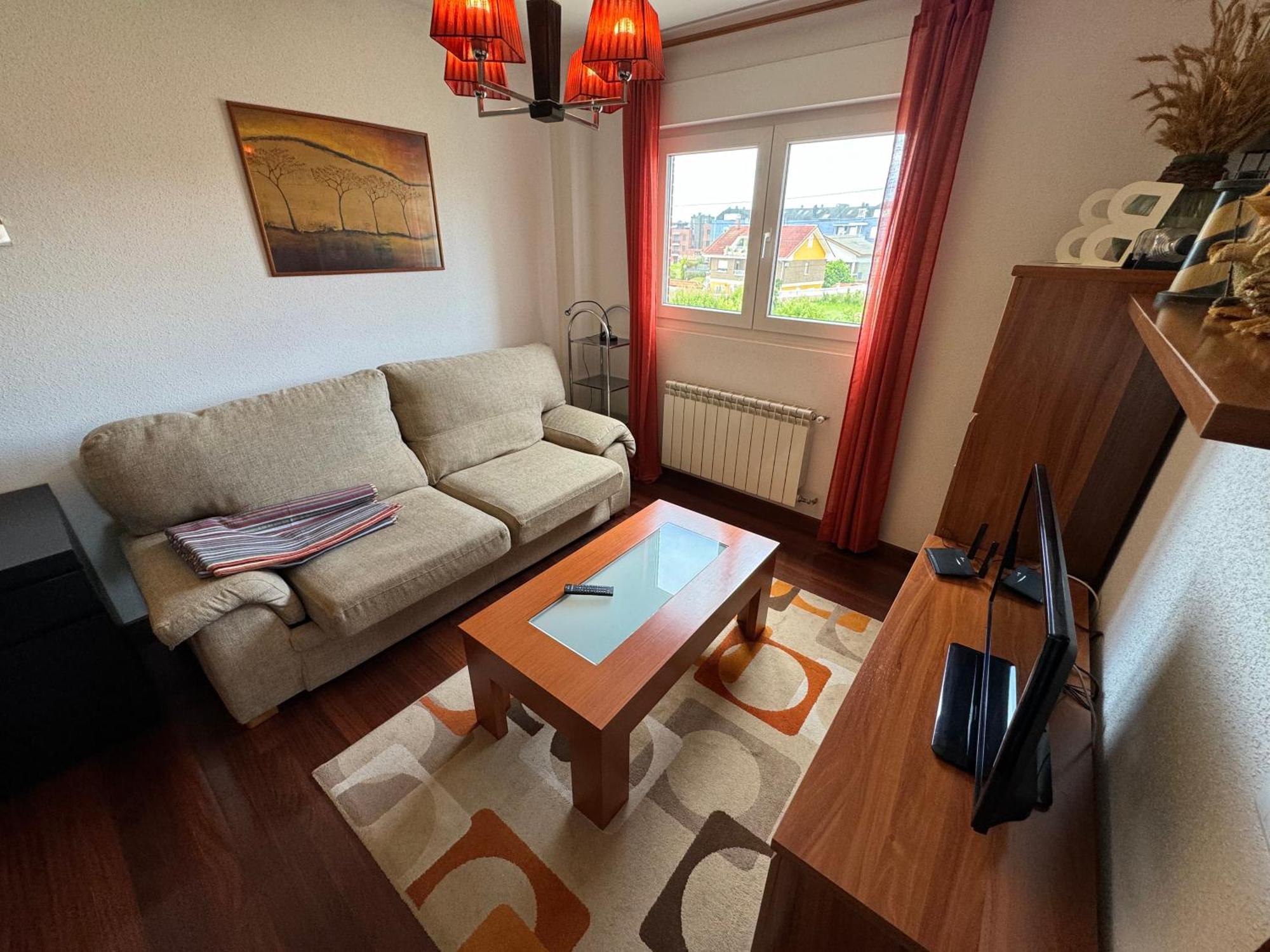 Garaje Y Piscina Comunitaria! Apartment Суансес Екстериор снимка