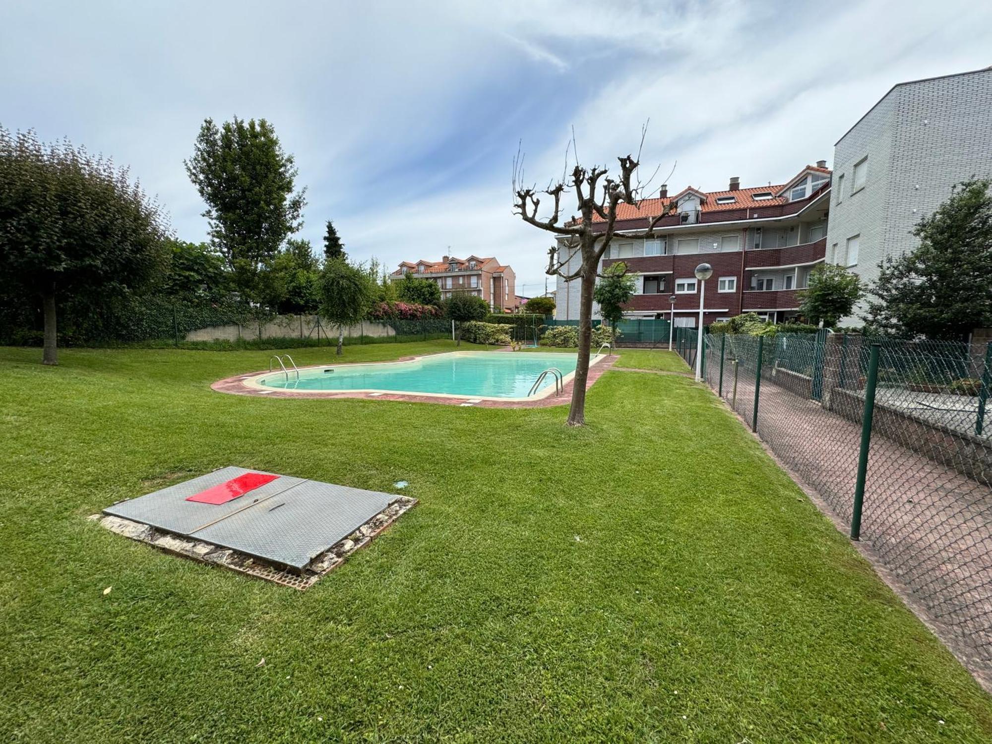 Garaje Y Piscina Comunitaria! Apartment Суансес Екстериор снимка