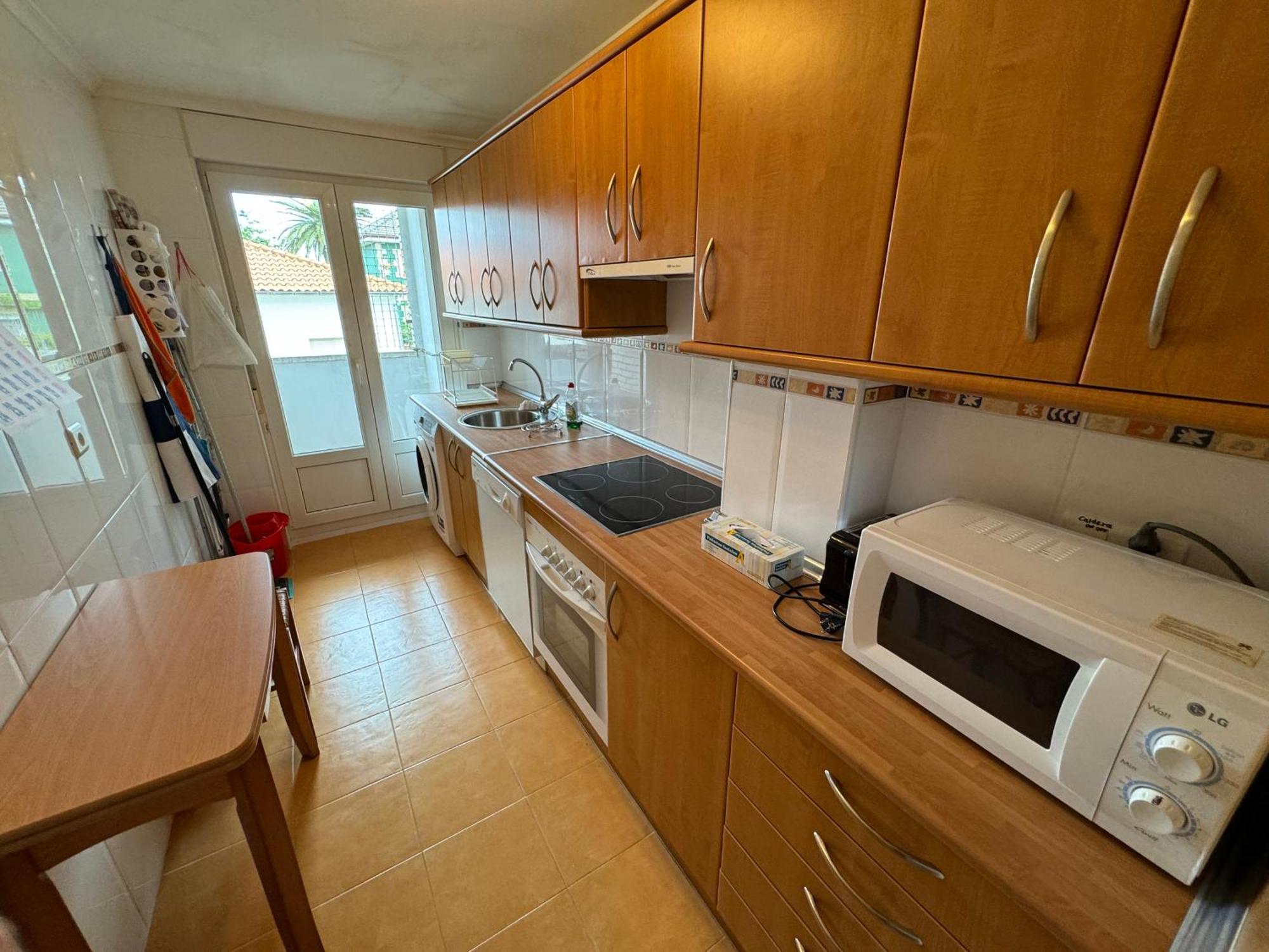 Garaje Y Piscina Comunitaria! Apartment Суансес Екстериор снимка