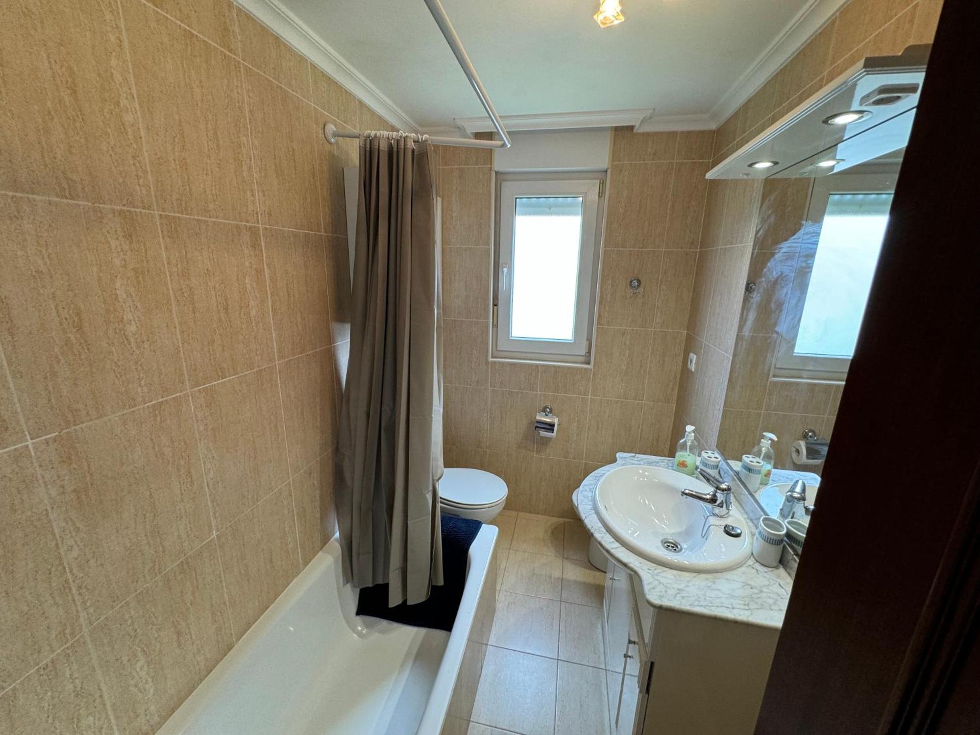 Garaje Y Piscina Comunitaria! Apartment Суансес Екстериор снимка